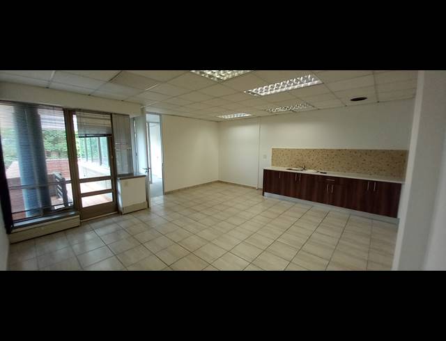 313M² OFFICE TO LET IN WOODMEAD